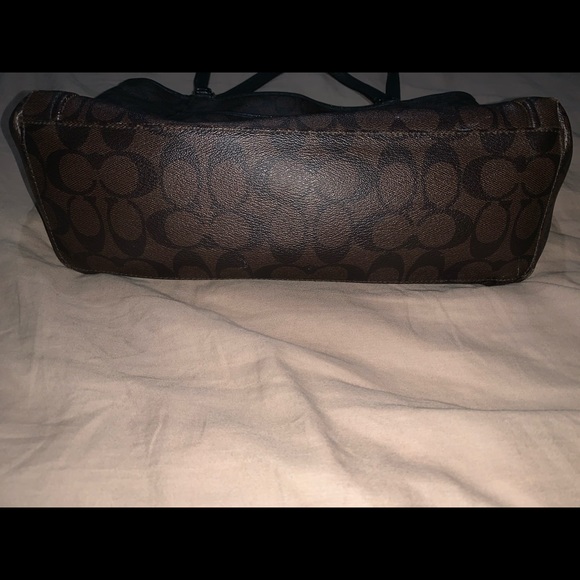 Coach Shoulder Bag - Picture 4 of 4